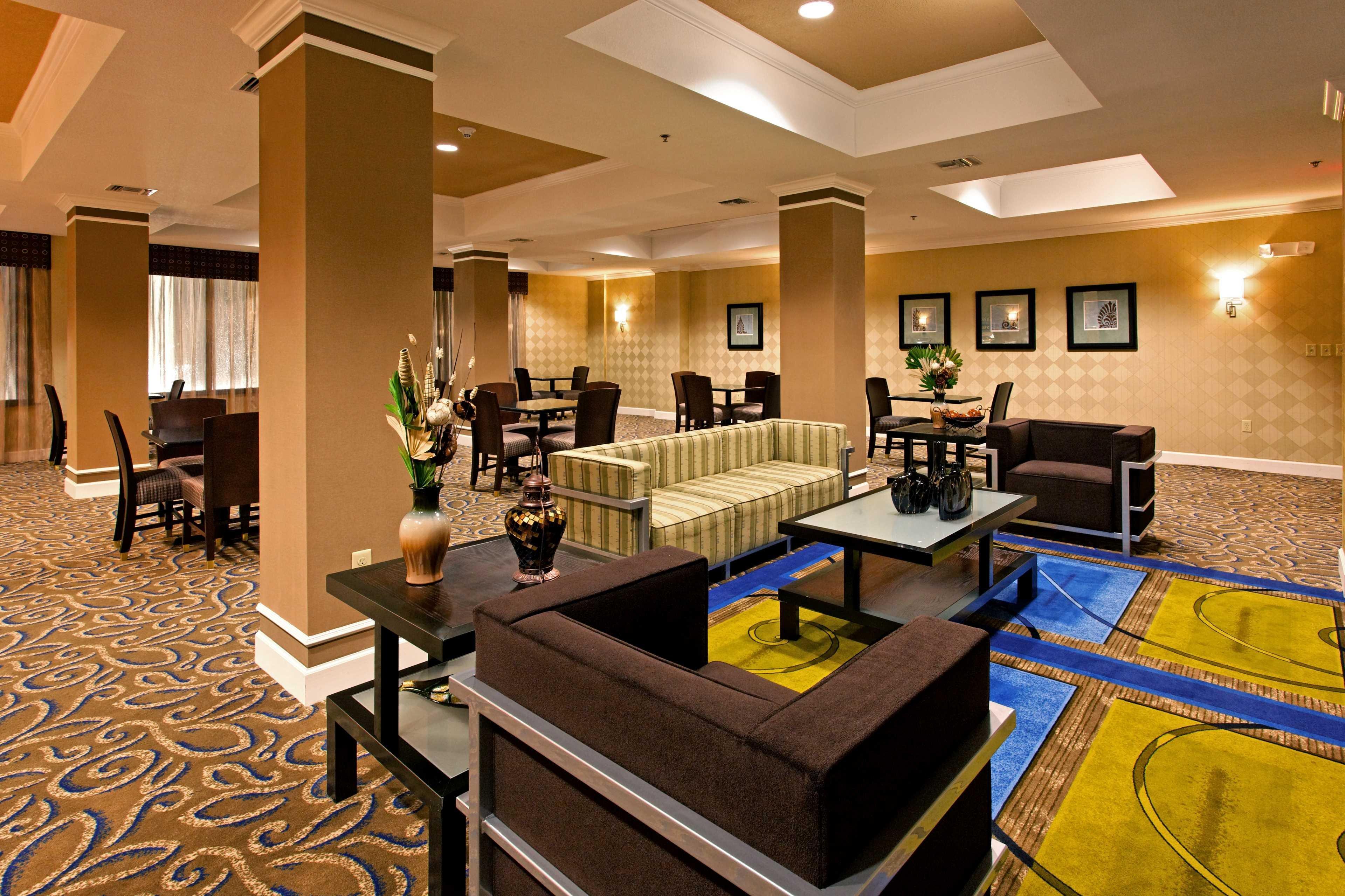 Holiday Inn Express - Andalusia By Ihg Eksteriør bilde
